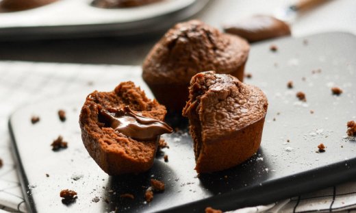 Κεκάκια με πραλίνα φουντουκιού- Γλυκιά συνταγή από τον Γιώργο Τσούλη 