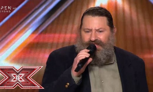 X-Factor: Από την εκκλησία στο μουσικό ριάλιτι - Δεν του βγήκε λέξη από το άγχος (video)