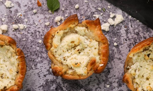 Τυροπιτάκια με φέτα- Εύκολη και γρήγορα συνταγή από τον Γιώργο Τσούλη 