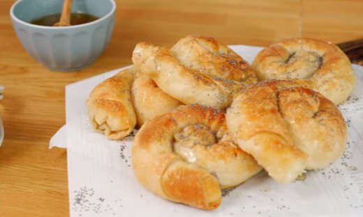 Σκοπελίτικη στριφτή τυρόπιτα από τον Γιώργο Τσούλη 