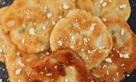 Τραβηχτές πίτες Μάνης: Μια συνταγή που αξίζει να δοκιμάσεις