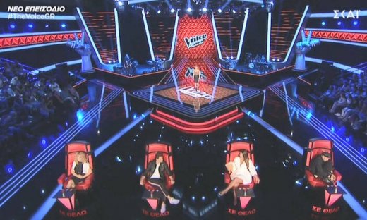 The Voice: Σκοτωμός για να τη διεκδικήσουν οι κριτές! Τα… κομπλιμέντα του Πάνου και το φλερτ! (vid)