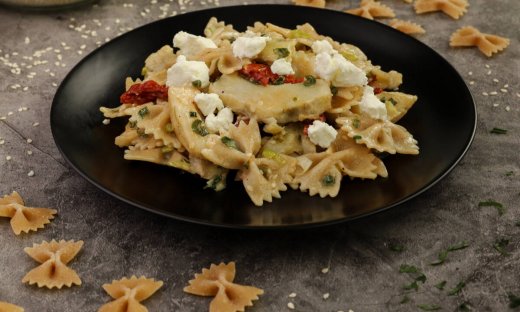 Φιογκάκια ολικής με αγκινάρες και ξινομυζήθρα