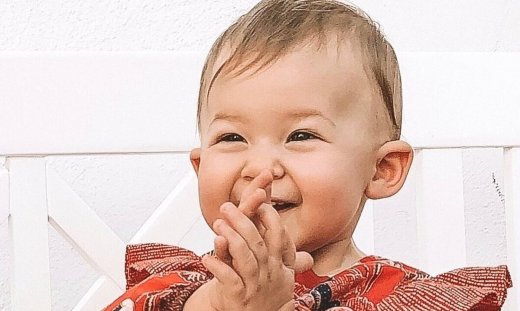 Έκλεισε έναν χρόνο ζωής και η πασίγνωστη οικογένειά της πετάει από χαρά! (photos+videos)