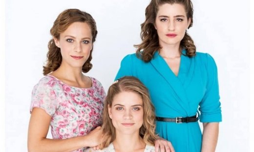 Άγριες μέλισσες: Η «Δρόσω» έχει διάσημο μπαμπά και θα πάθεις πλάκα όταν δεις ποιος είναι  (photos)