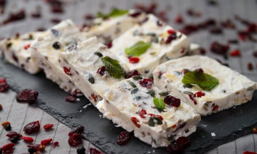 Με αυτές τις μπάρες γιαουρτιού με superfoods θα ξετρελαθείς 