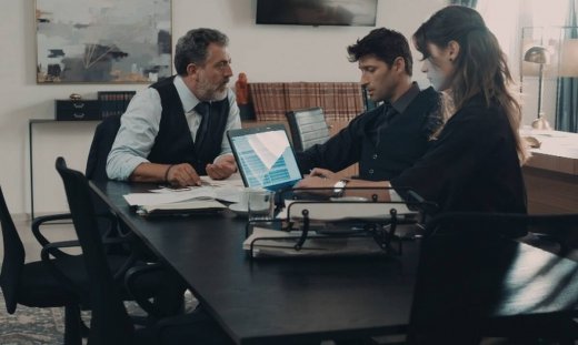 8 λέξεις: Εξέλιξη βόμβα! Το ένταλμα σύλληψης, οι επιθέσεις και οι απειλές (photos)