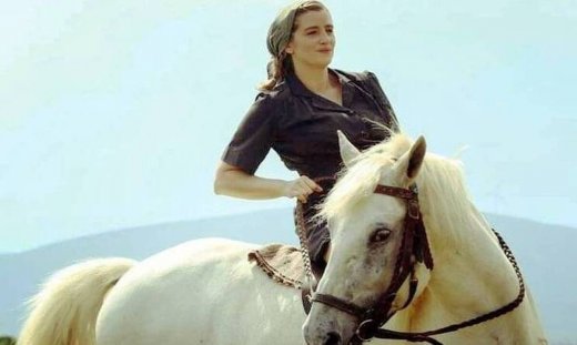 Άγριες μέλισσες: Η «Λενιώ» ανέβασε backstage φωτό από τα γυρίσματα και «τρέλανε» τους followers