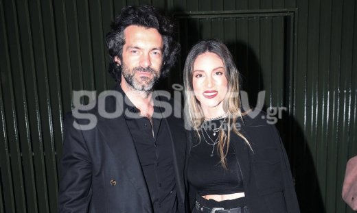 Αθηνά Οικονομάκου: Η σπάνια έξοδος με τον σύζυγό της και η λεπτομέρεια που μονοπώλησε τα βλέμματα