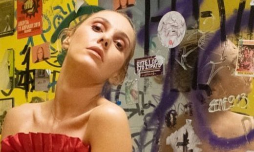 5 κόκκινες σκιές για να αντιγράψεις το beauty look της Τάμτα από το show των Mi-Ro