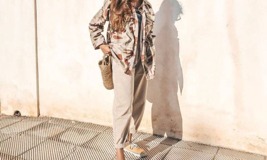 Φωτογραφίες από την πρώτη της βόλτα μετά τον τοκετό (pics)