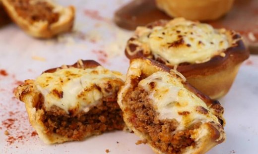 Γρήγορα κιμαδοπιτάκια από τον Γιώργο Τσούλη