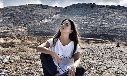 Άσε ό,τι ήξερες. Αυτό είναι το κορμί της Βάσως Λασκαράκη χωρίς ρετούς