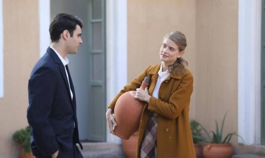 Άγριες Μέλισσες: Η Δρόσω παλεύει με τον εαυτό της για το αν πρέπει να το σκάσει με τον Παύλο(Photos)