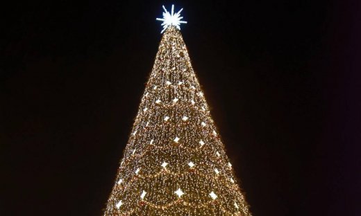 Βρήκαμε το μεγαλύτερο χριστουγεννιάτικο δέντρο του κόσμου που μπήκε στο ρεκόρ Γκίνες για το 2019