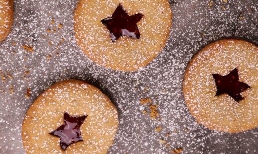 Λαχταριστά μπισκότα με μαρμελάδα βατόμουρο από τον Τσούλη! 