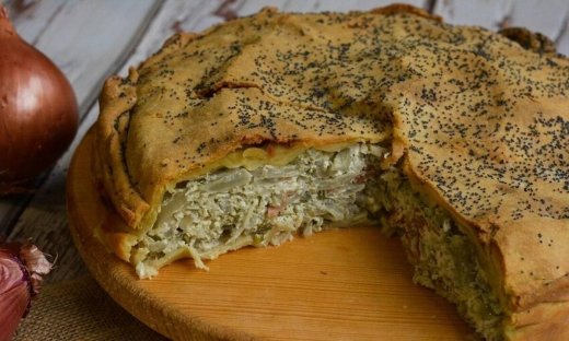 Κρεμμυδόπιτα με τυρί και μπέικον από τον Γιώργο Τσούλη