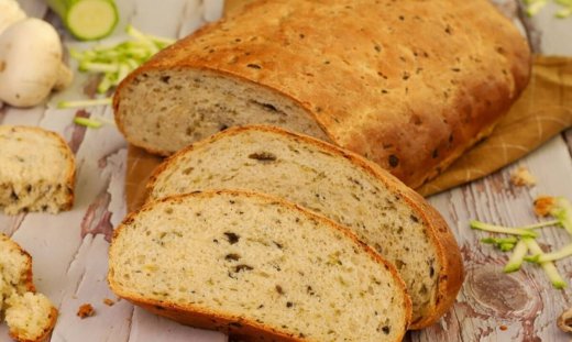 Ψωμί με μανιτάρια και κολοκύθια