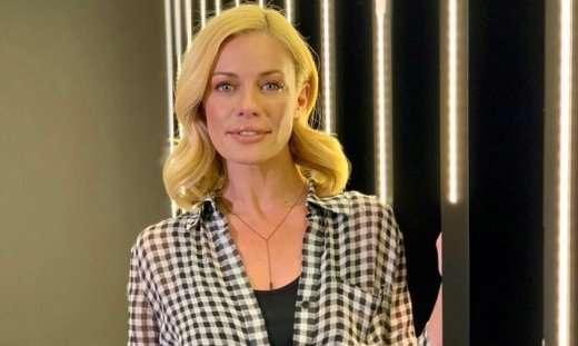 Θεία ξανά η Ζέτα Μακρυπούλια – Η φωτογραφία από το μαιευτήριο που έγινε viral (Photos)