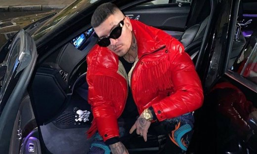 Snik: Δεν πάει ο νους σας πόσα ζευγάρια παπούτσια έχει στην ντουλάπα του (photos)