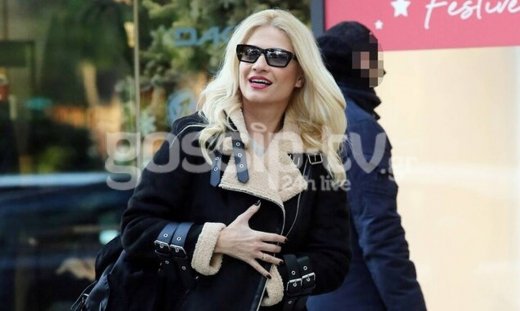Φαίη Σκορδά: Σε αυτή τη λιχουδιά δεν μπορεί να αντισταθεί και την τσακώσαμε να την αγοράζει (photos)