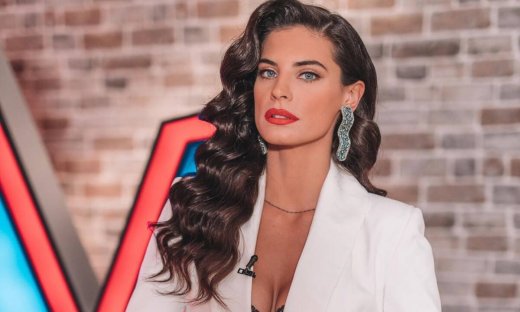 Η Χριστίνα Μπόμπα ξεκίνησε την εβδομάδα της με τις δύο πιο σέξι φωτογραφίες