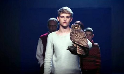 Big Brother: Εντοπίσαμε σε έξοδό του τον πρωταγωνιστή του τρέιλερ! Είναι ένας κούκλος (photos+video)