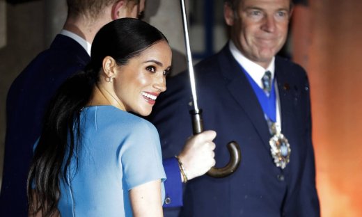 «Ουρλιάζουμε»: Η νέα εμφάνιση της Meghan Markle μας έκανε να παραμιλάμε