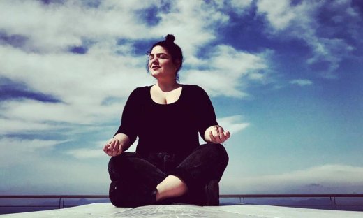 Η  Δανάη Μπάρκα αποκάλυψε σε live video τα συμπτώματά της την 12η μέρα του κορονοϊού