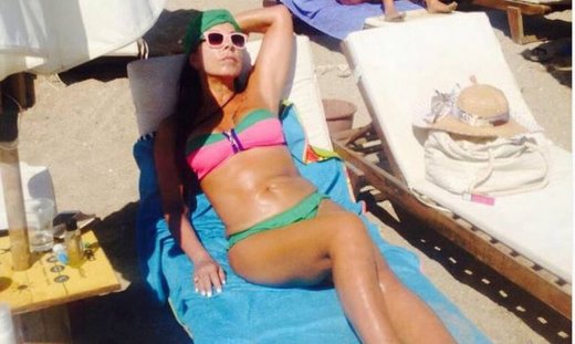 Ρετρό: Η ολόγυμνη φωτογράφιση της Άντζελας Δημητρίου που άφησε εποχή (photos)