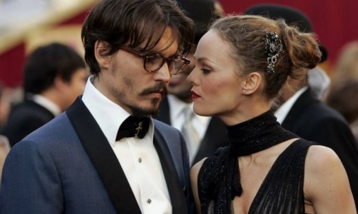 Μήπως έχει πάρει το μάτι σου τον γιο του Johnny Depp; Είναι κούκλος και ολόιδιος ο πατέρας του