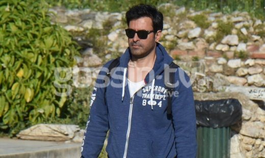 Νίκος Παπαδάκης: Τον εντοπίσαμε στο Ζάππειο να κάνει σωματική άσκηση (photos)