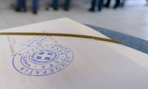 Κορωνοϊός: Έκτακτες φορολογικές διευκολύνσεις σε πληττόμενα νοικοκυριά και επιχειρήσεις