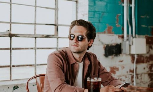 Μία απίστευτη λεπτομέρεια, για να καταλάβεις ότι σου λέει ψέματα μέσω μηνύματος (photos)