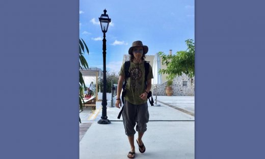 Είναι ο γιος γνωστής Ελληνίδας τραγουδίστριας και σίγουρα δεν πάει ο νους σας με τίποτα!  