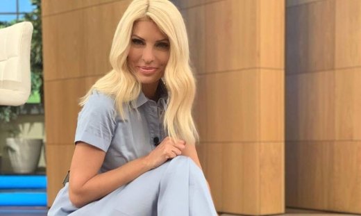 Ελένη Μενεγάκη: Τα έχασε με το πλάνο από τη Σχοινούσα – Οι διακοπές με τον Κουτσογιαννόπουλο!