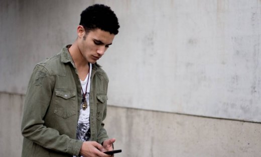 Τελικά, για ποιο λόγο ένας άντρας θα σου δώσει το like του; Ρωτήσαμε και μάθαμε