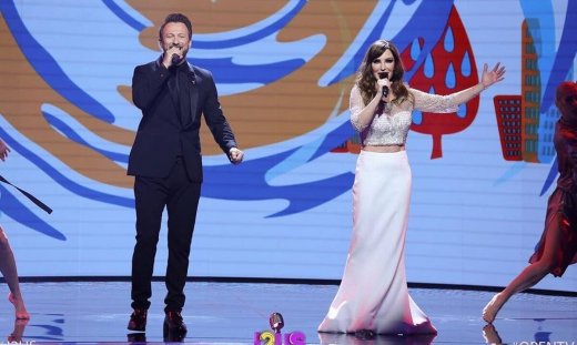 J2US: Βίκυ Χατζηβασιλείου - Κώστας Καραφώτης: «Σάρωσαν» με την εμφάνισή τους (video)