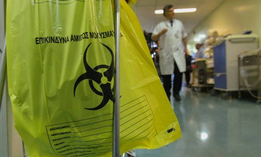 Κορωνοϊός: Κατέληξε ηλικιωμένη στο «Αττικόν» - 145 οι νεκροί στην Ελλάδα