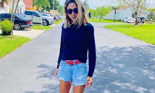 Η Σοφία Καρβέλα αθλείται με μαγιό και δεν μπορούμε να ξεπεράσουμε το κορμί της