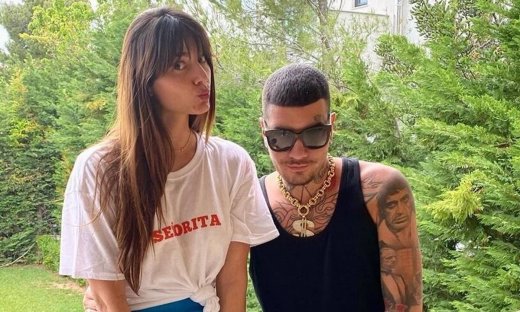 Snik: Νέες φωτογραφίες από το party γενεθλίων του με την Ηλιάνα Παπαγεωργίου να κρατά το δώρο του