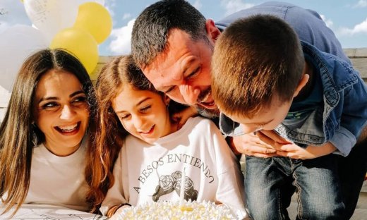 Μάνος Παπαγιάννης: Η λέξη που έμαθε στον γιο του έκανε έξαλλη την Αγγελική Δαλιάνη (vid)