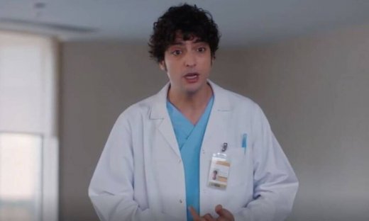 Ο Γιατρός, Η Ιστορία Ενός Θαύματος: Ο Αλί δέχεται βίαιη επίθεση έξω από το νοσοκομείο