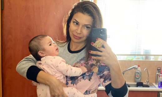 Ξετρελαθήκαμε! Ούτε που φαντάζεστε τι έβαλε η Ελένη Χατζίδου στο μπαλκόνι για την κόρη της (pic)