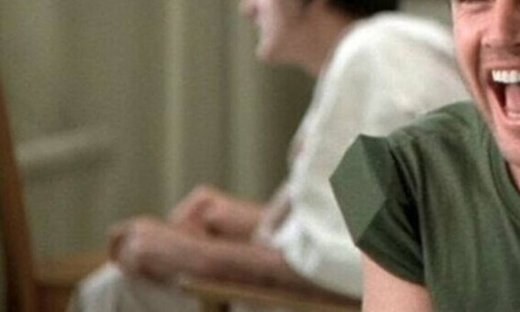 Πασίγνωστος ηθοποιός τριγυρνούσε για 3 μήνες γυμνός!