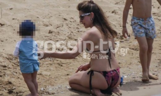Κ. Παπουτσάκη: Παιχνίδια στη θάλασσα με τους γιους της! Οι τρυφερές φωτό! 