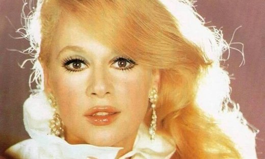 Αλίκη Βουγιουκλάκη: Δεν φαντάζεστε τι έκανε για να δει το ηλιοβασίλεμα!