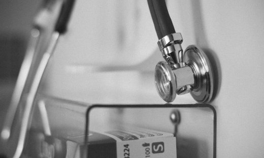 ΣΟΚ: Συνελήφθη γιατρός «μαϊμού» στην Αττική - Νεκρά δύο παιδιά ασθενείς του