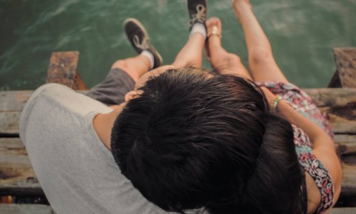 Τελικά πότε πρέπει να ανεβάσεις φωτογραφία στο Instagram με τον καλό σου;