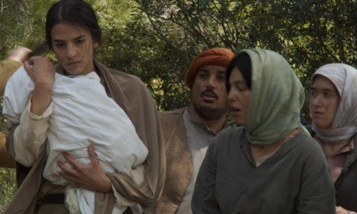 Κόκκινο Ποτάμι: Η Βασιλική δέχεται επίθεση από τον βιαστή της και αποβάλλει